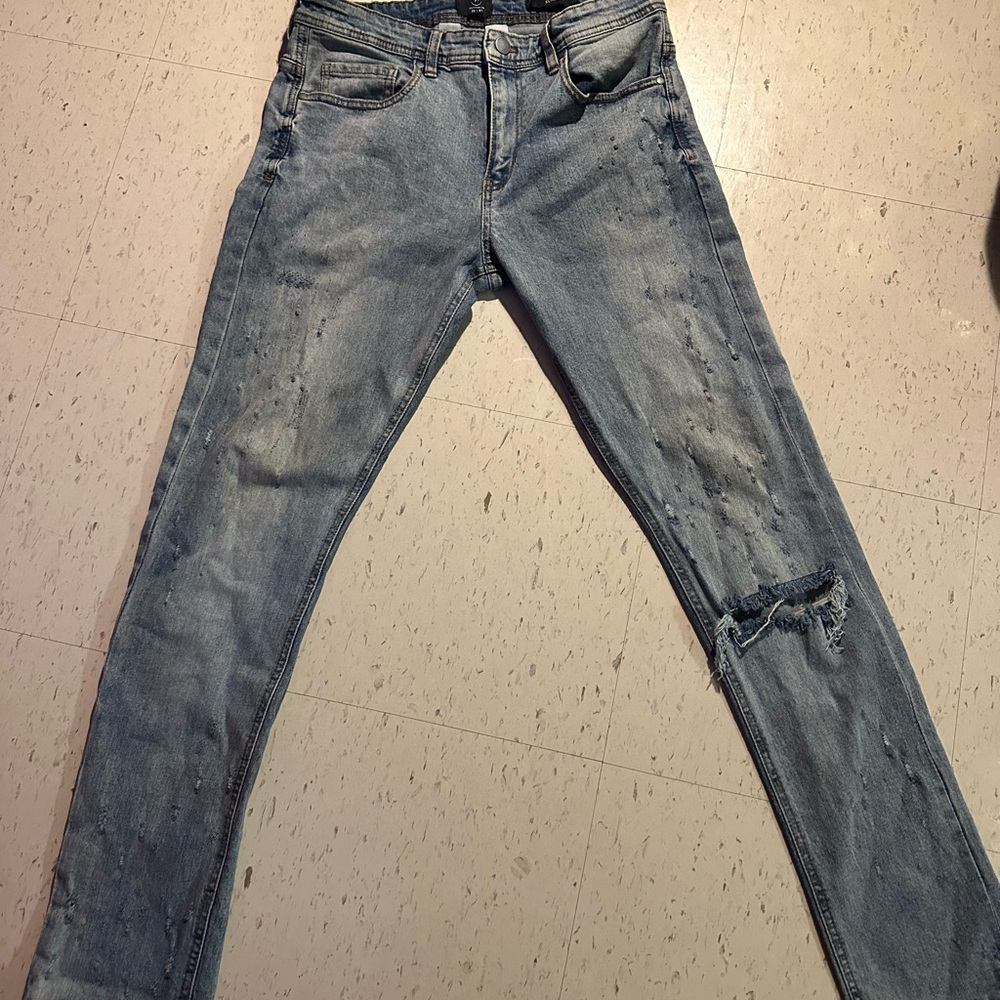 COTTON ON MEN’S SLIM RIPPED JEANS